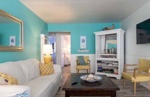 Pierpont Bay House | Ventura Beach Cottage Available