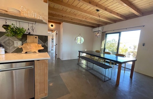 Morongo Valley House | Verdin's Nest - Romantic Retreat W/Hot Tub Under The Stars! 1 Bedroom Home by RedAwning