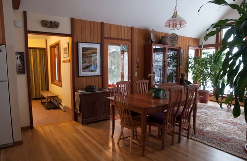 Hyde Park House | Vermont Paradise With Hot-tub- Dog Friendly