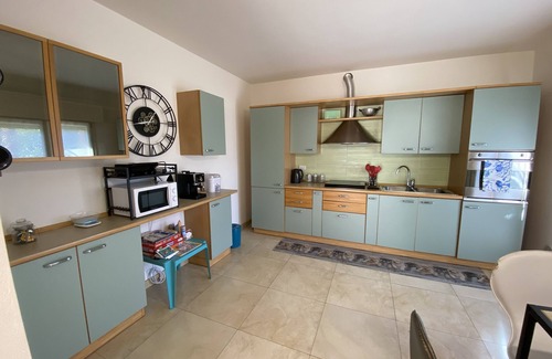 Comero Apartment | Veronica vacation home with garden