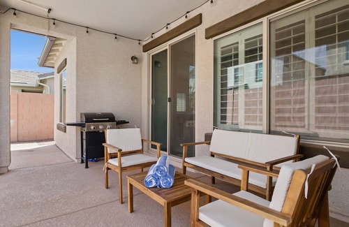 Buckeye House | Verrado Views Retreat - Sleeps 12 + Pool