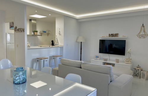 Tossa de Mar Apartment | Very bright apartment 1 min walk from the beach of Tossa recently refurbished