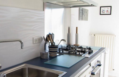 Poulgoazec Apartment | Very bright apartment 50 m from the beach, facing the port of Audierne - Wi-fi