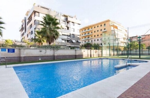 Figares Apartment | very bright apartment with garage, wifi, pool, heating, central and quiet