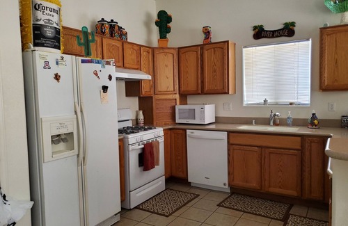 Fort Mohave House | Very Comfortable Pet Friendly Home