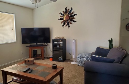 Fort Mohave House | Very Comfortable Pet Friendly Home