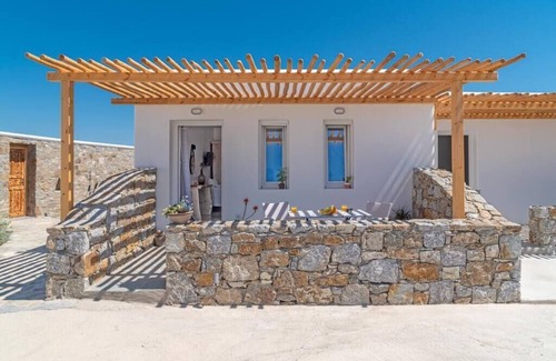 Glastros Apartment | Very elegant suite for 2 people, with jacuzzi and