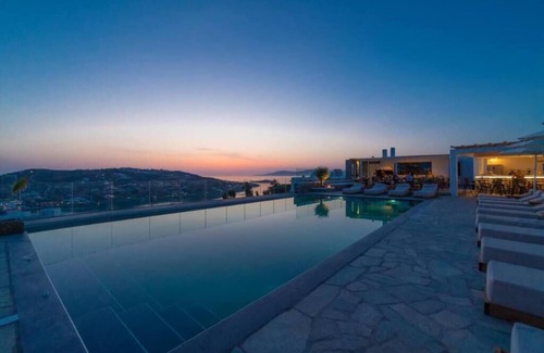 Glastros Apartment | Very elegant suite for 2 people, with jacuzzi and