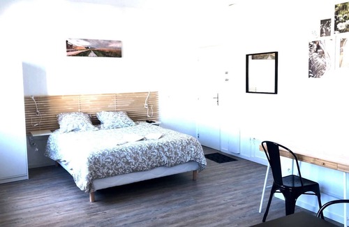 Libourne Apartment | Very functional apartment + secure parking included