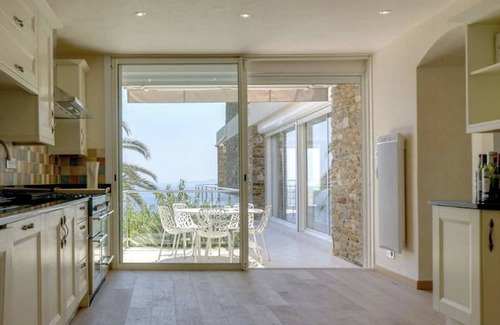 Le Lavandou House | Very large contemporary villa - Panoramic sea view - Garden