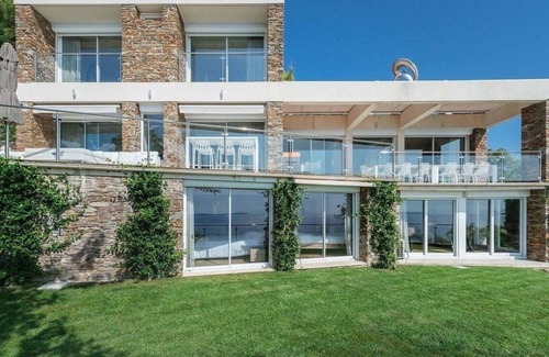 Le Lavandou House | Very large contemporary villa - Panoramic sea view - Garden