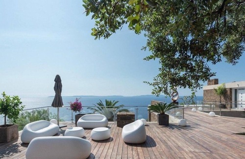 Le Lavandou House | Very large contemporary villa - Panoramic sea view - Garden