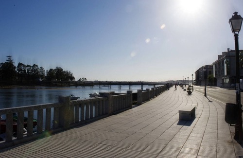 Vilanova Apartment | VERY NEAR THE BEACH, BRIGHT, MODERN AND COMFORTABLE APARTMENT WITH SEA