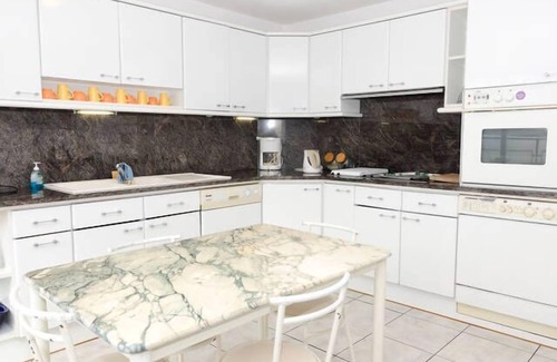 Concarneau Apartment | Very nice and large, modern apartment Penthouse feet in the water.
