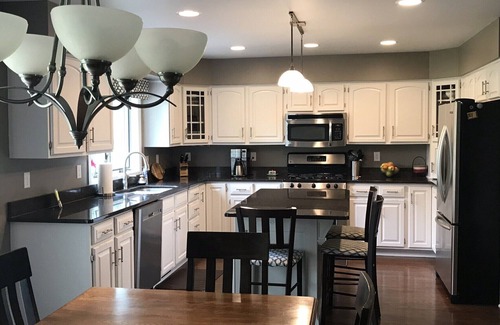 Oshkosh House | Very nice Three-bedroom Home for Rent for 2024 EAA AirVenture