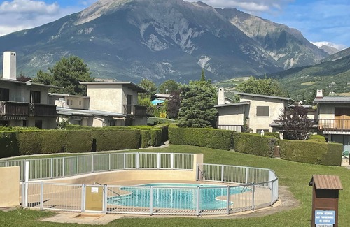 Embrun Condo | Very pleasant house with outdoor area, well located at Embrun lake