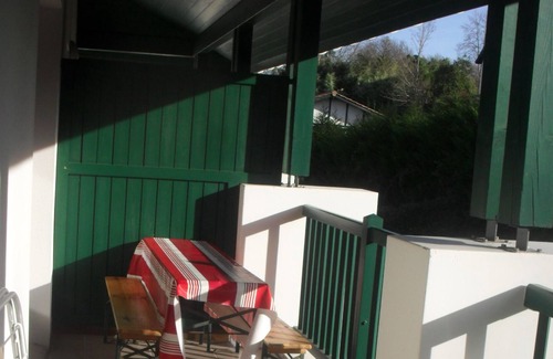 Cambo-les-Bains Hotel | Very pretty T2 with internet unobscured