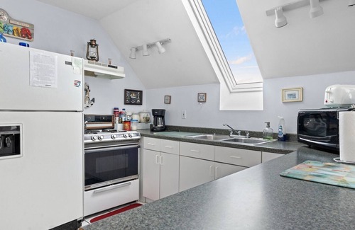 Charlevoix Apartment | Very Private Location, 2nd Floor, Personal Hot Tub, WiFi, AC, Pet Friendly