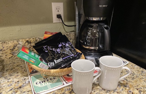 Summerville House | Very Spacious 3 Bedroom/3 bath townhome- 2000 sq ft.