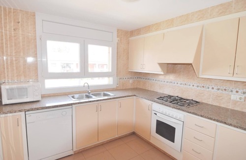 L'Escala Villa | Very spacious house with private pool, Barbecue and Wifi
