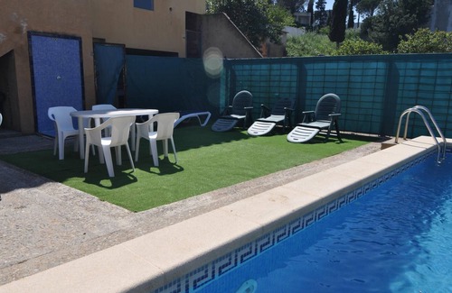 L'Escala Villa | Very spacious house with private pool, Barbecue and Wifi