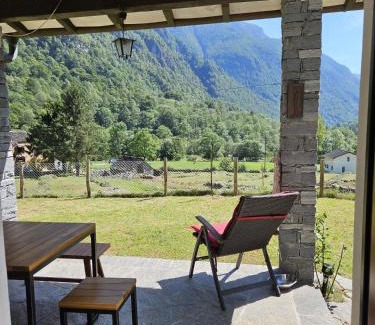 Cugnasco-Gerra House | Verzasca: Casa Sonia