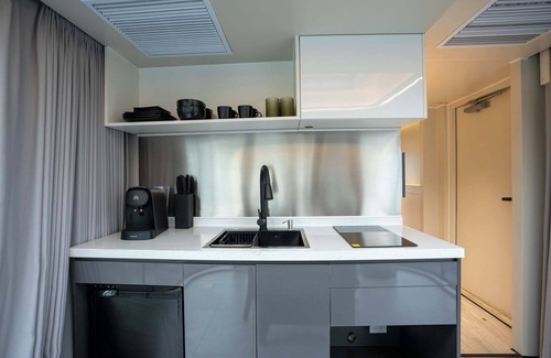 Bridgeport House | Vessel 10 - Elevated Vessel Experience | Waterfront Backyard Fast Internet