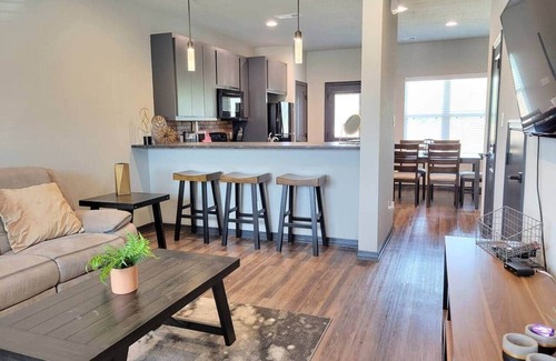 College Station House | Veteran's Park, 2 Bedrm, 2.5 Bath, Pool, Game Room