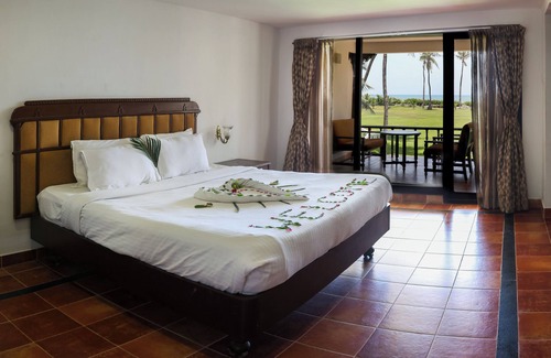 Injambakkam Hotel | VGP Golden Beach Resort