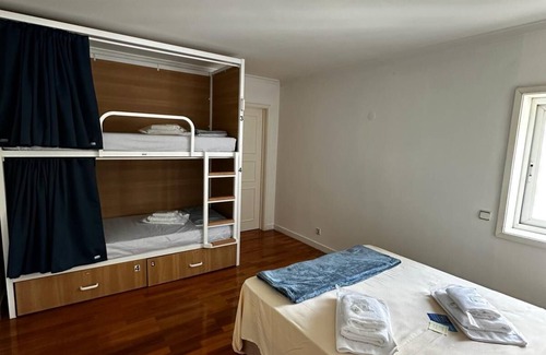 Guimaraes House | VHostel