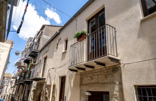 Raffo Apartment | Via Venezia 32 House