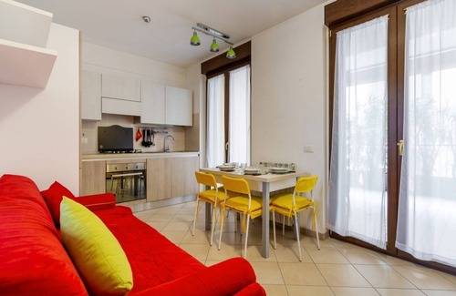 Porta Vittoria Apartment | Viale Corsica APT near Linate with Terrace!
