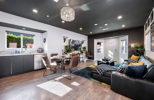 Hollywood Hotel | Vibey 2BDR in Prime Hollywood | Steps to Attractions | Rock n Roll by AvantStay