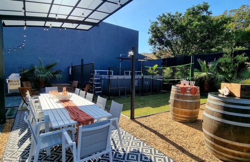 Nelson Bay House | Vibin' Fun House 400meters (5 min walk) to D'Albora Marinas.nOutdoor Span
