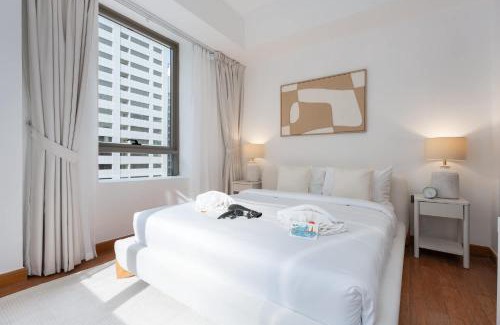 Al Barsha 1 Apartment | Vibrant 1-Bedroom Apartment perfect for 2 in Al Barsha