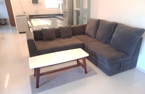 Anjuna Apartment | Vibrant 2-bedroom apartment in wonderful Anjuna with WiFi, AC