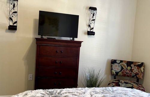 Holly Springs Apartment | Vibrant 2 BR Apt in Holly Springs Near Raleigh, NC