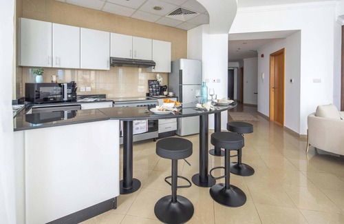Dubai Media City Apartment | Vibrant 2BR Apt with Harbour Views at Marina Crown