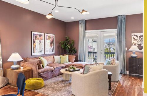 The Nations House | Vibrant Home in The Nations with Garage Walk to Restaurants and Shops