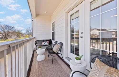 The Nations House | Vibrant Home in The Nations with Garage Walk to Restaurants and Shops