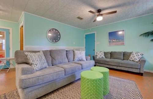 Pass Christian House | Vibrant Pass Christian Oasis - 3 Blocks to Beach!