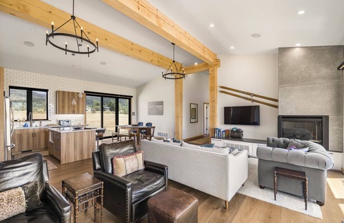 Victor House | Victor Get Away, Timber frame house on 4.2 acres between Victor & Driggs