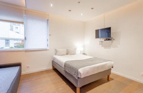 Porte-Dauphine Apartment | Victor Hugo Flat