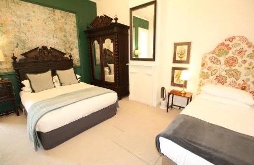 Mount Victoria House | Victoria and Albert Guesthouse
