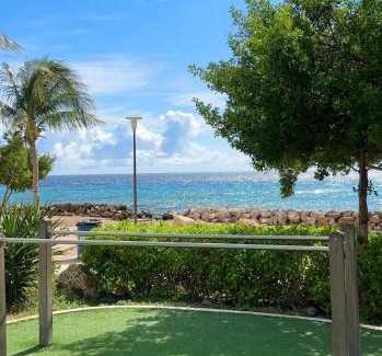 Marie Pampoen Villa | Victoria by the Sea