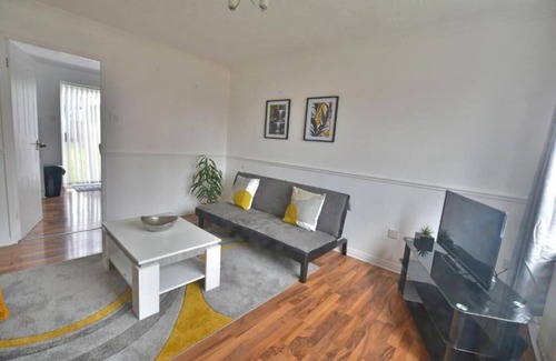 Hull House | Victoria Dock 3 Bedroom House sleeps 5-Free Parking-Contractor Long Stay