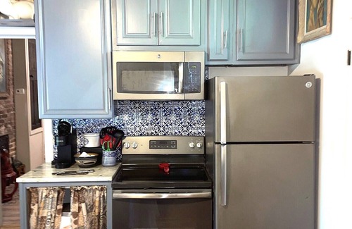 Central Business District Apartment | VICTORIA HOUSE DOWNTOWN1br Apt
