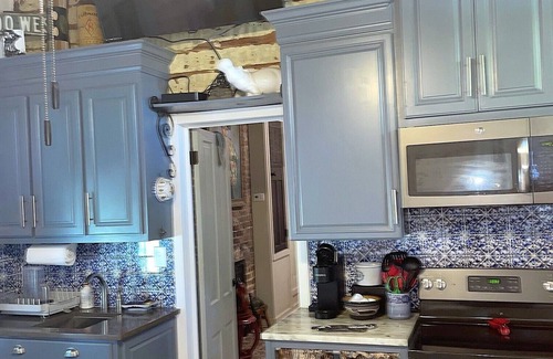 Central Business District Apartment | VICTORIA HOUSE DOWNTOWN1br Apt