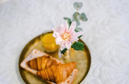 Leamington Spa Apartment | Victoria Park Studio 4 - Parking, WiFi, Free Netflix, Disneyplus & Amzon Prime