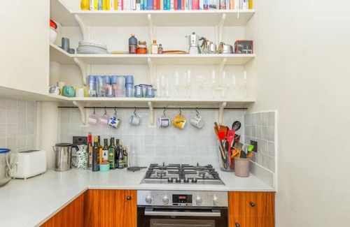 Victoria Apartment | Victorian 1BR Flat, Hidden Gem in Vibrant Hackney